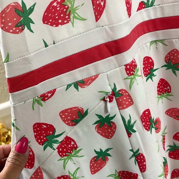 Callaway Golf Dress . Strawberry print . NEW without Tags - Picture 5 of 8